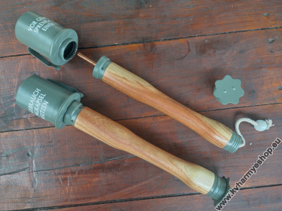 Násadový ruční granát M17 (kov a dřevo)